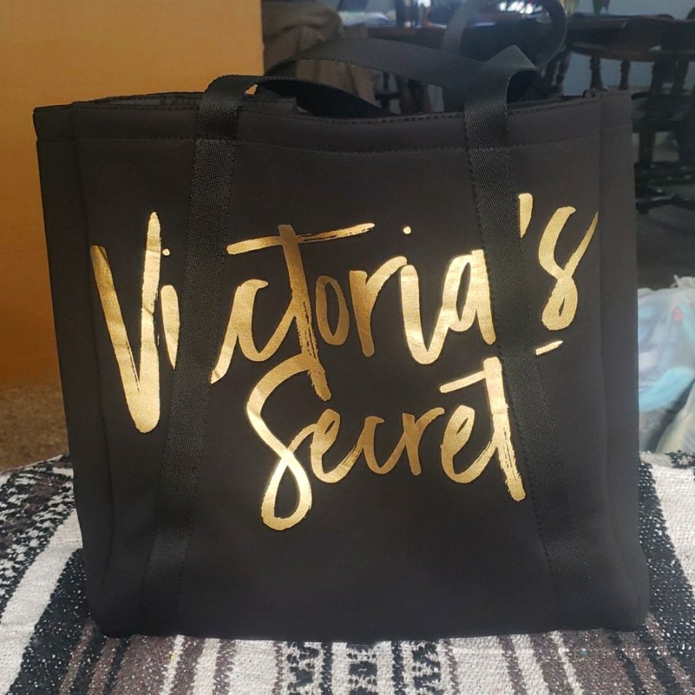 Victoria's Secret Gym/Beach